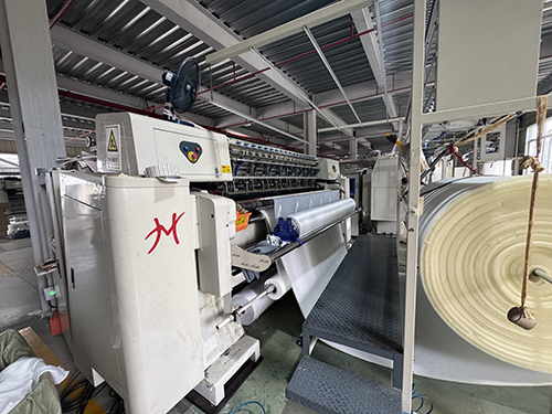 无梭多针高速绗缝机