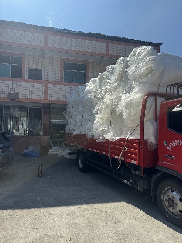 品质与履约并重！乾通海绵床垫面料顺利发往重庆高校